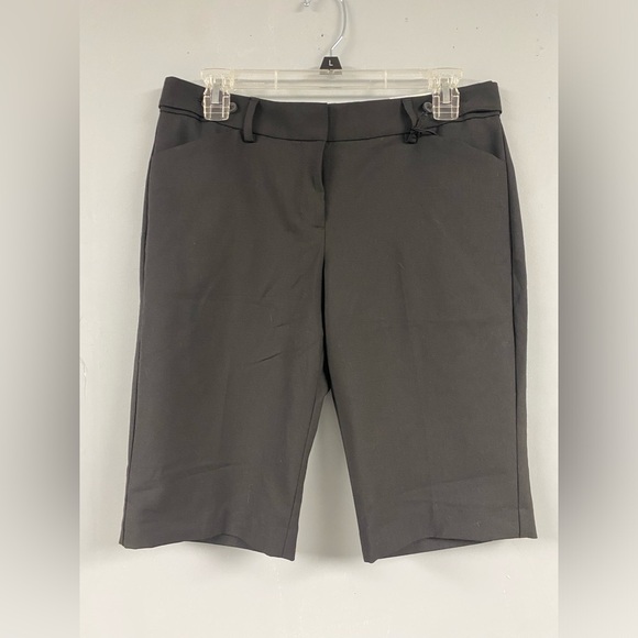 Express Pants - EXPRESS Design Studio The Editor City Shorts Low Rise Black Size 6